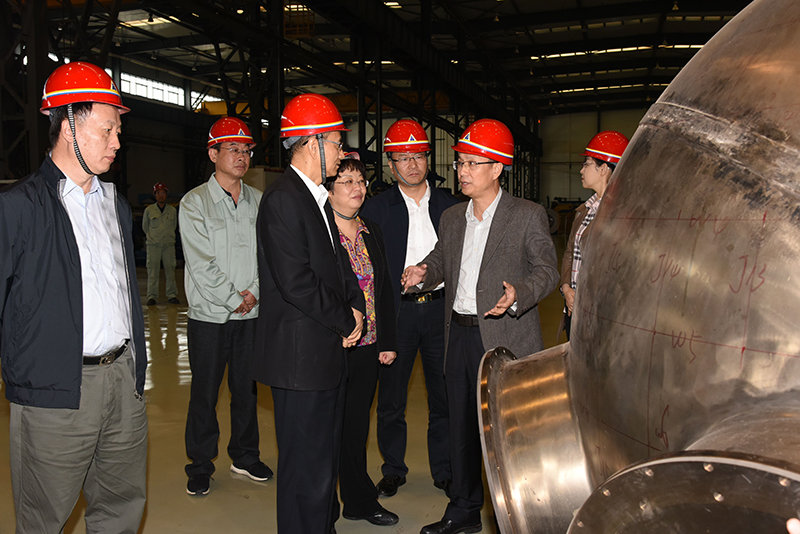 國家統(tǒng)計局副局長鮮祖德來公司調研